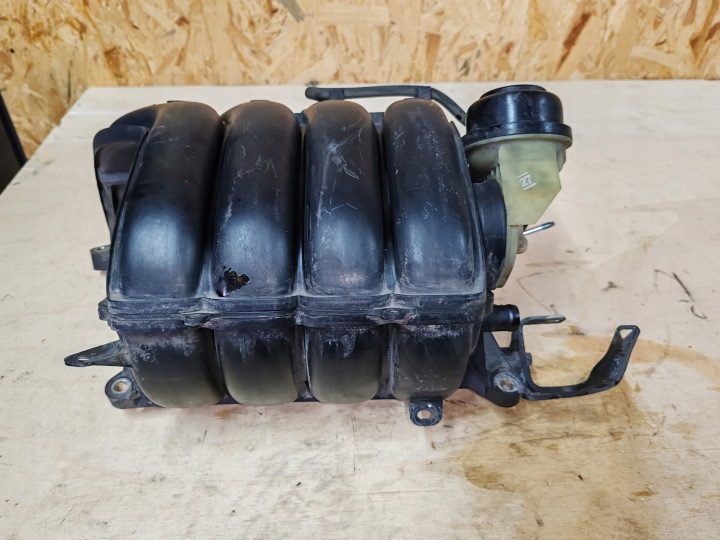 Впускной коллектор 1.6 Valvematic 1028189s01 Toyota Auris I 09-12, фото 2