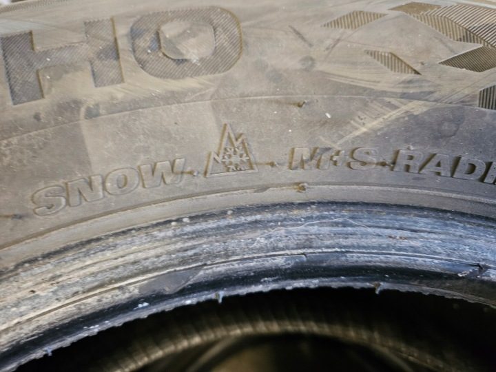 Шина зимняя Kumho WP52 215/60R16 99 H сцепление на снегу (3PMSF), усилитель (XL), фото 5