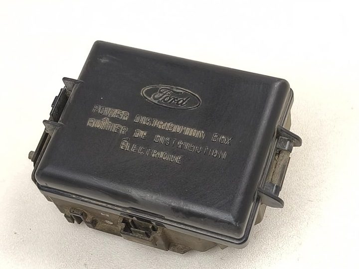 Блок предохранителей Ford Mustang SN95 IV MK4 1994–2004, фото 1