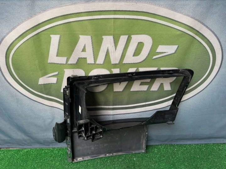 Land Rover Defender Кронштейн / Крепление фары передней L8B213C024, фото 4