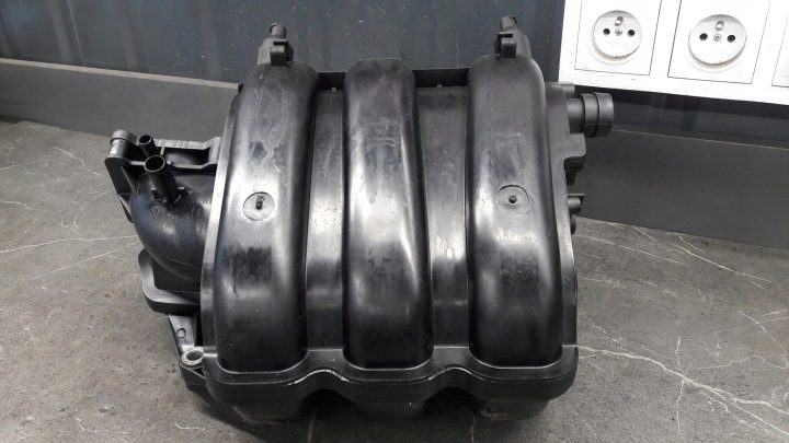 03e129711f впускной коллектор VW Polo V 6R 6C Seat Ibiza IV 1.2i, фото 1