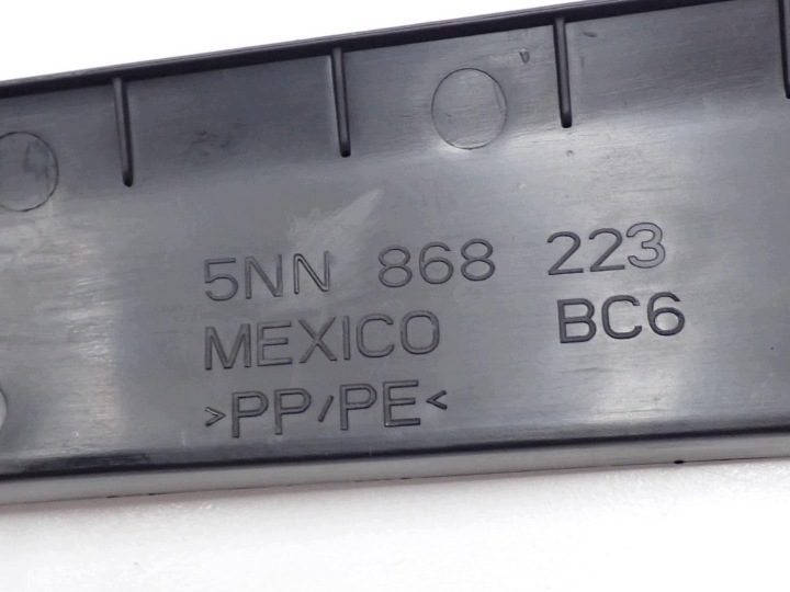 НАКЛАДКА СТОЙКИ ЛЕВАЯ ОРИГИНАЛ 5NN868223 VW TIGUAN II 5NA 21 г., фото 3