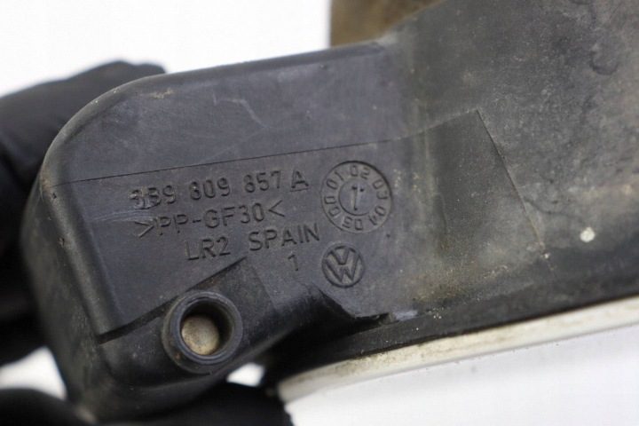 Лючок горловины бензобака VW Passat B5 рестайлинг универсал 3B9809857A, фото 7