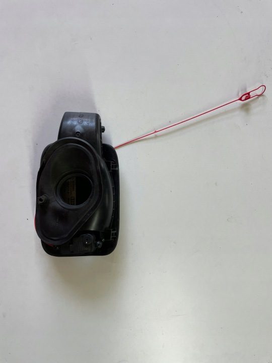 Лючок защита горловины бензобака привод LZ9Y Audi Q3 I 8U 4L0862153D, фото 5