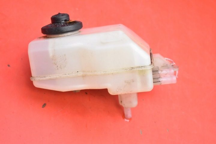 БАЧОК ТОРМОЗНОЙ ЖИДКОСТИ 132311-40120 TOYOTA PRIUS 2 II XW20 1.5 VVT-i, фото 2