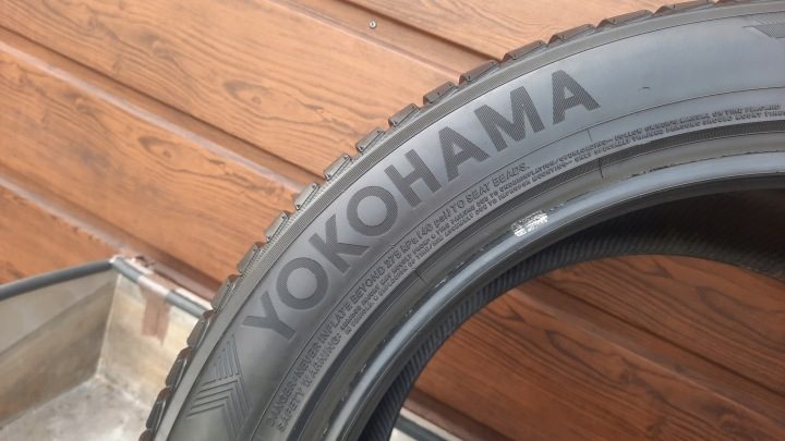Шина зимняя Yokohama BluEarth Winter V905 315/40R21 115 В усилитель (XL), фото 6