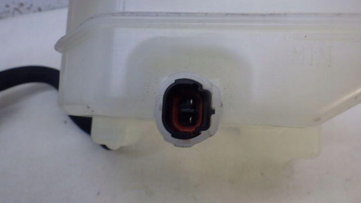 Бачок тормозной жидкости Toyota RAV4 V 2.5 гибрид 1, фото 6